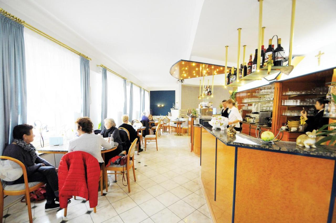 Cafe Am Donautor Hotel Kelheim Ngoại thất bức ảnh