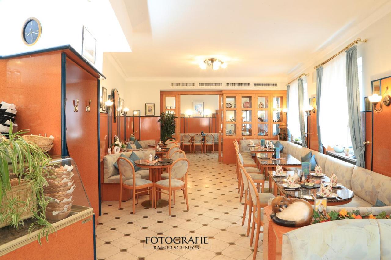 Cafe Am Donautor Hotel Kelheim Ngoại thất bức ảnh